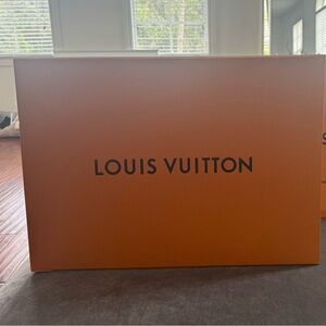 Original magnético bag LOUIS VUITTON size: 16” x 22.5” x 5.5”